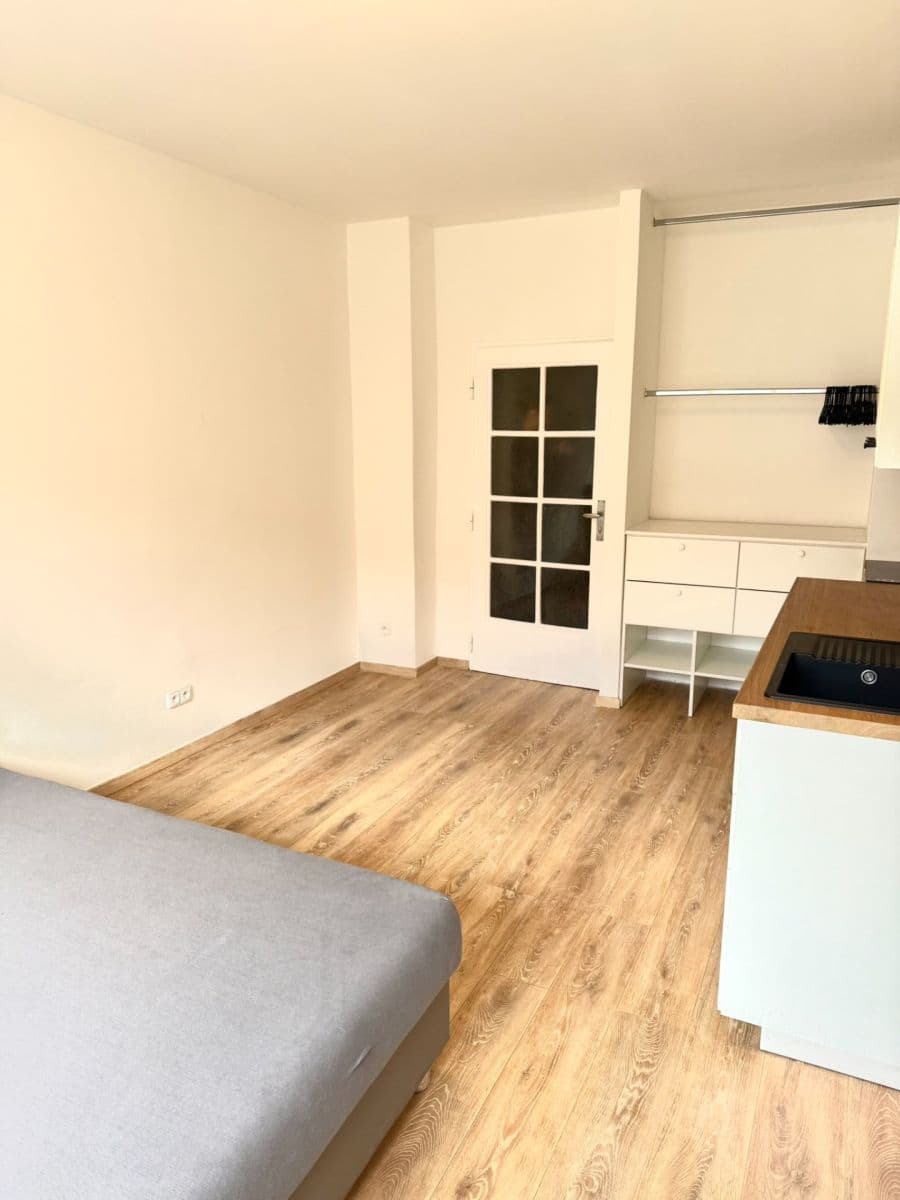 Pronájem bytu 1+kk 25 m², Libická, Praha, Praha Pronájem bytu 1+kk 25 m², Libická, Praha, Praha