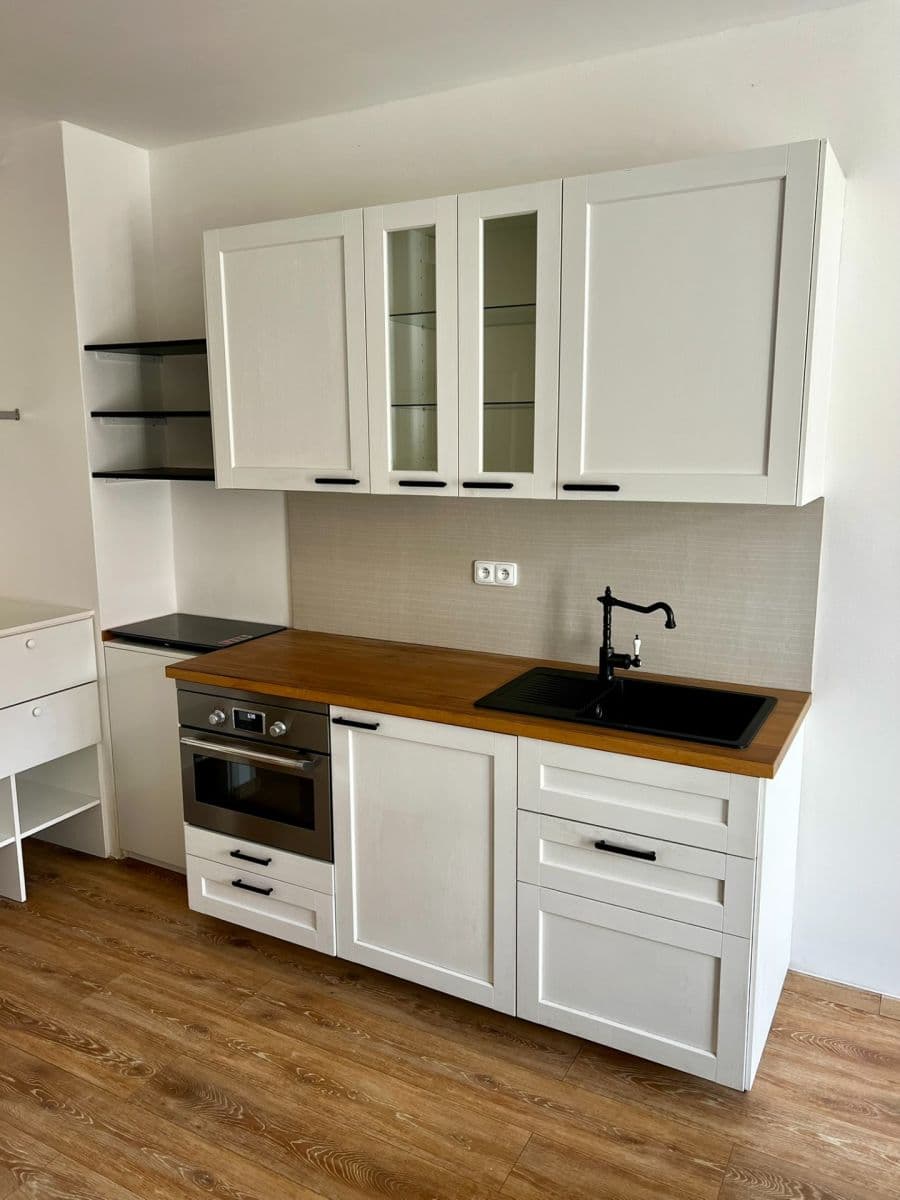 Pronájem bytu 1+kk 25 m², Libická, Praha, Praha Pronájem bytu 1+kk 25 m², Libická, Praha, Praha