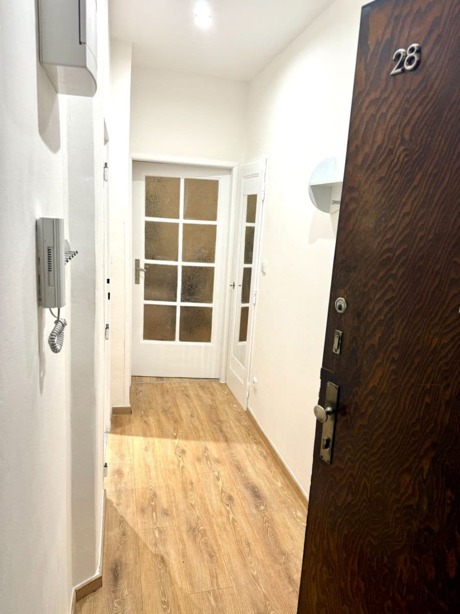 Pronájem bytu 1+kk 25 m², Libická, Praha, Praha Pronájem bytu 1+kk 25 m², Libická, Praha, Praha