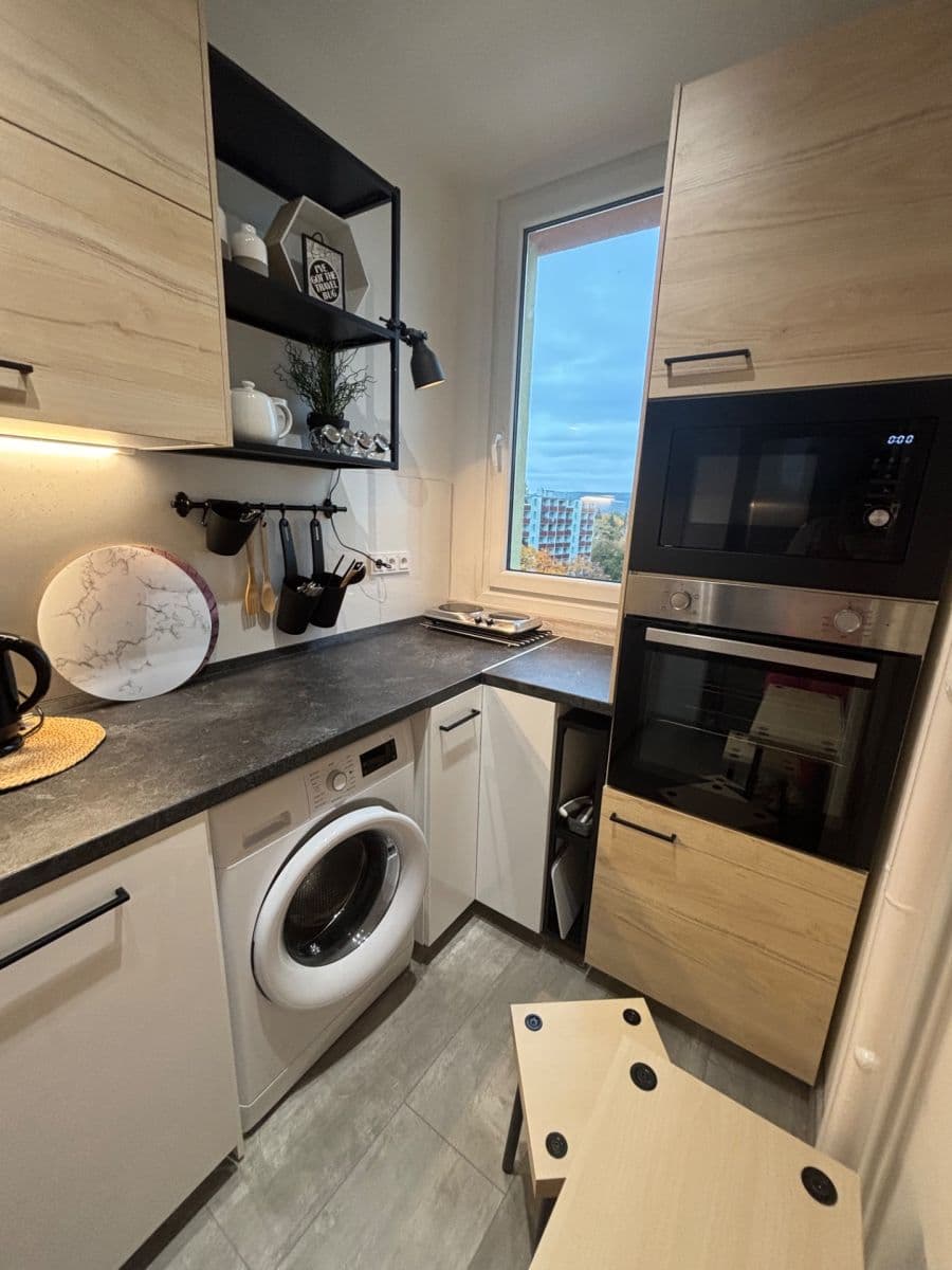 Pronájem bytu 1+1 39 m², Halasovo náměstí, Brno, Jihomoravský kraj Pronájem bytu 1+1 39 m², Halasovo náměstí, Brno, Jihomoravský kraj