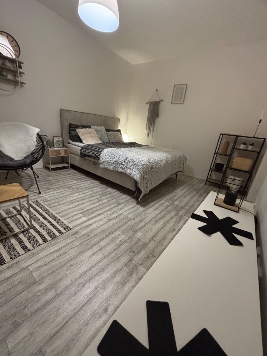 Pronájem bytu 1+1 39 m², Halasovo náměstí, Brno, Jihomoravský kraj Pronájem bytu 1+1 39 m², Halasovo náměstí, Brno, Jihomoravský kraj