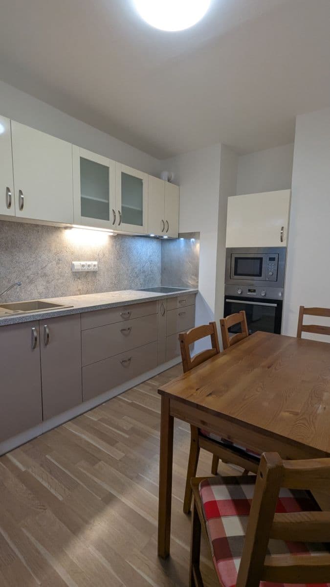 Pronájem bytu 3+1 82 m², Vysočanská, Praha, Praha Pronájem bytu 3+1 82 m², Vysočanská, Praha, Praha