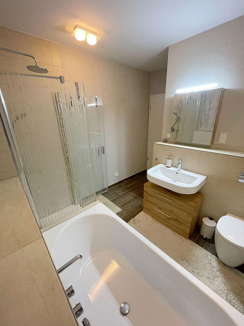 Prodej bytu 4+1 120 m², Mülheim an der Ruhr, Severní Porýní-Vestfálsko Prodej bytu 4+1 120 m², Mülheim an der Ruhr, Severní Porýní-Vestfálsko