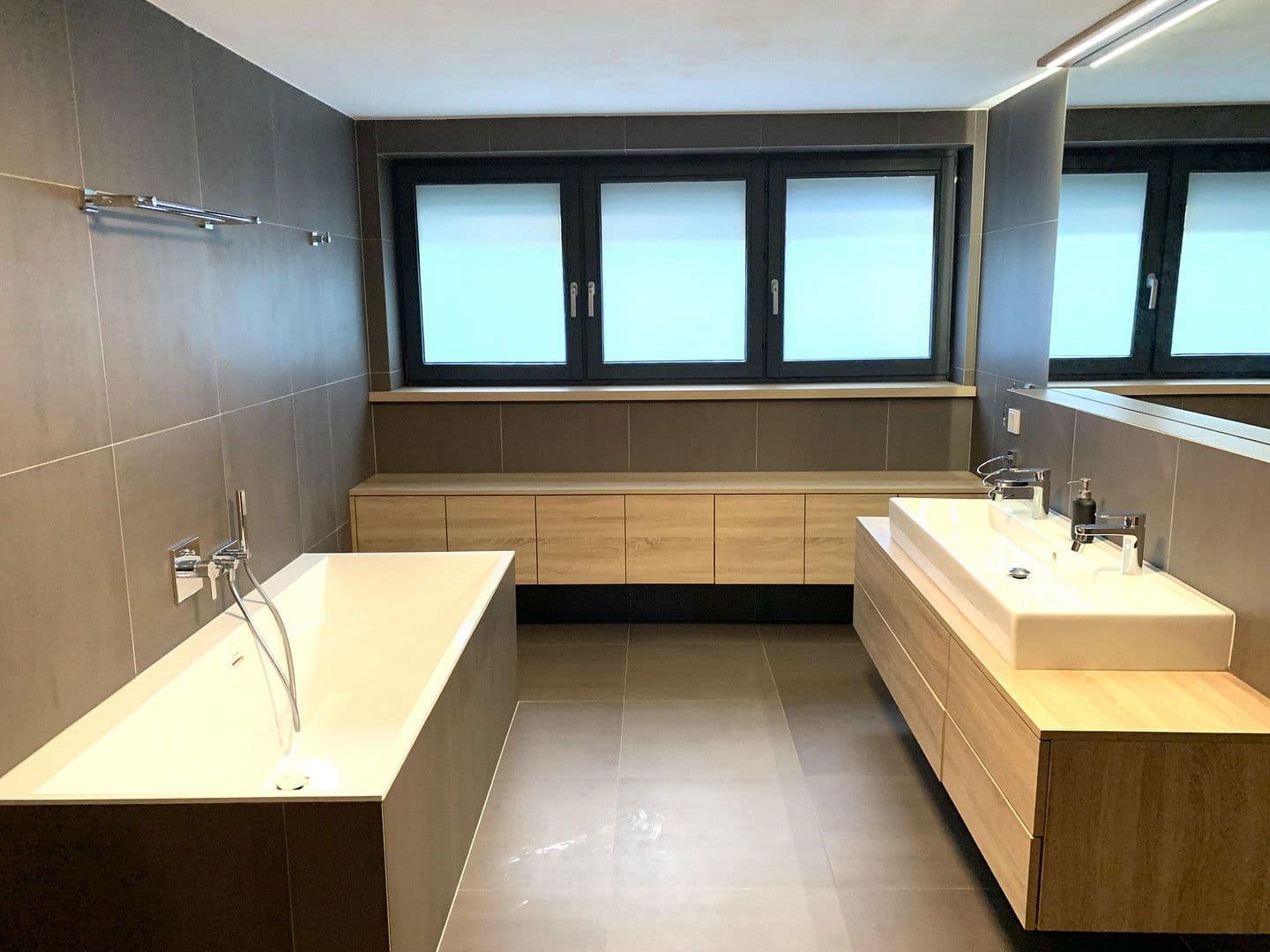 Pronájem bytu 4+1 258 m², Menzinger Straße 130, München, Bavorsko Pronájem bytu 4+1 258 m², Menzinger Straße 130, München, Bavorsko