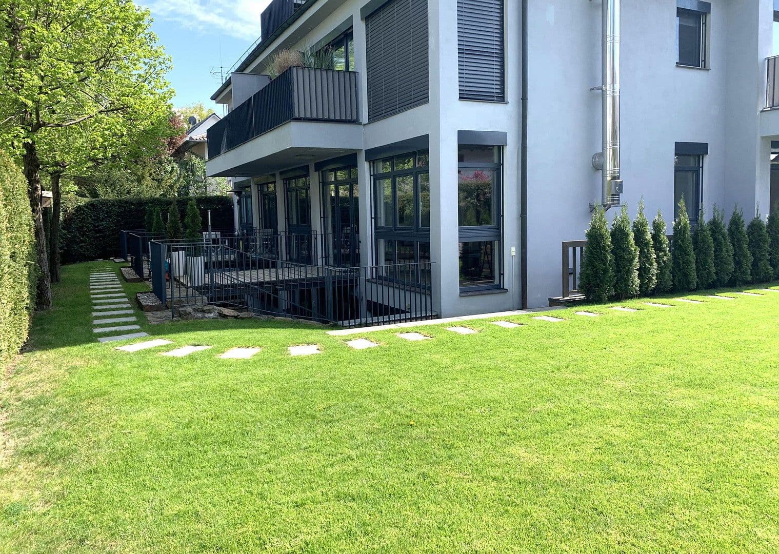 Pronájem bytu 4+1 258 m², Menzinger Straße 130, München, Bavorsko Pronájem bytu 4+1 258 m², Menzinger Straße 130, München, Bavorsko