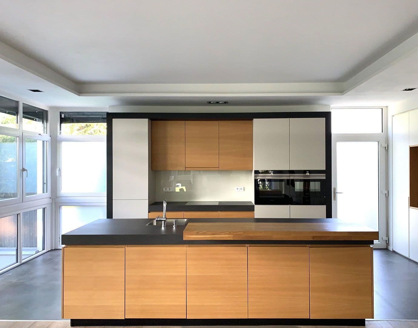 Pronájem bytu 4+1 258 m², Menzinger Straße 130, München, Bavorsko Pronájem bytu 4+1 258 m², Menzinger Straße 130, München, Bavorsko