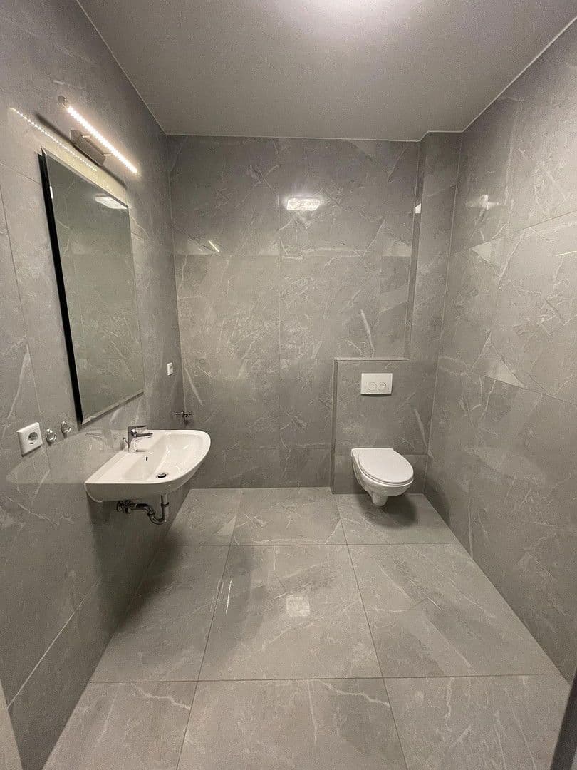 Pronájem bytu 2+1 60 m², Kirchberg 5, Breitenbrunn, Bavorsko Pronájem bytu 2+1 60 m², Kirchberg 5, Breitenbrunn, Bavorsko