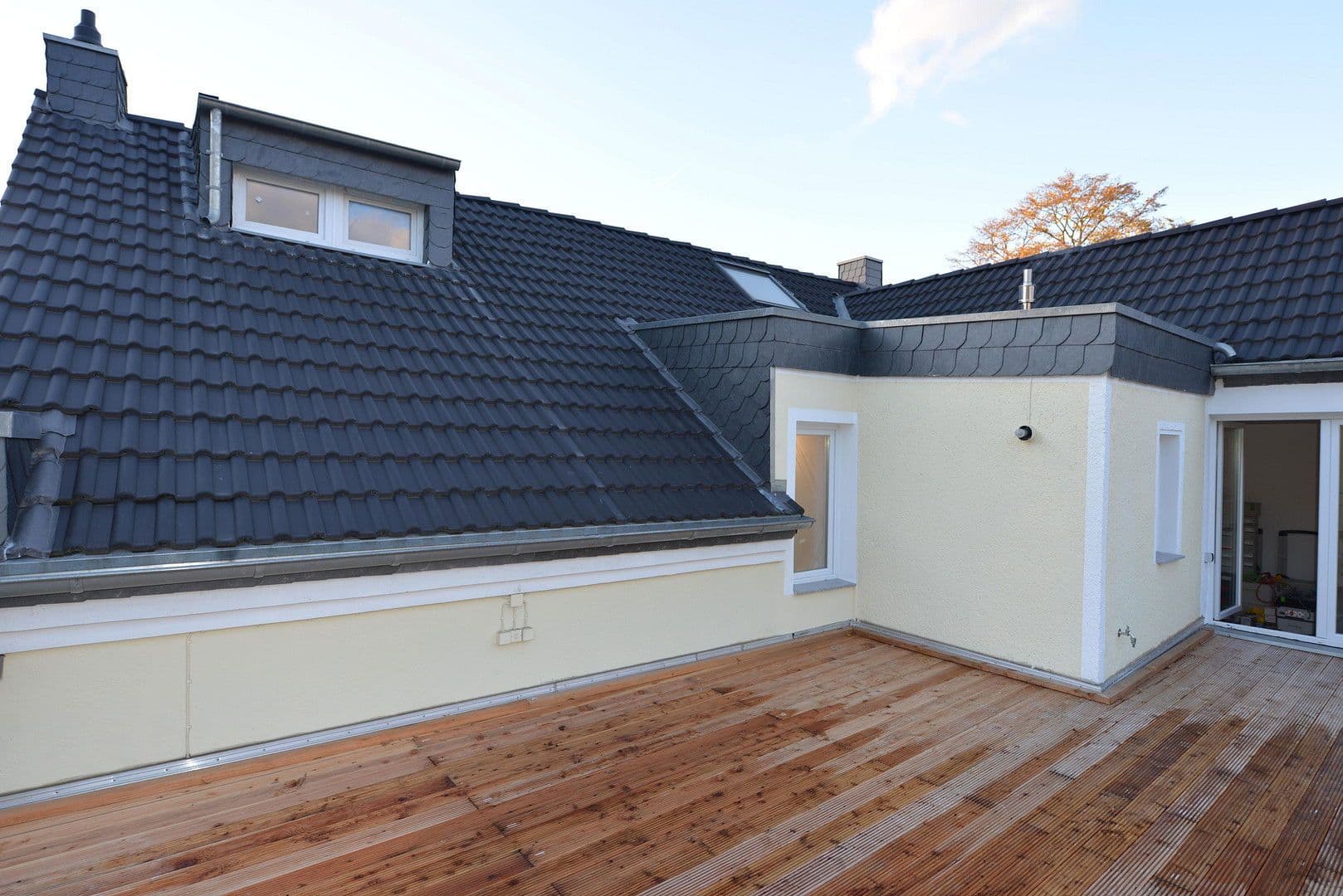 Prodej domu 333 m², pozemek 619 m², Düsseldorfer Landstr. 161, Duisburg, Severní Porýní-Vestfálsko Prodej domu 333 m², pozemek 619 m², Düsseldorfer Landstr. 161, Duisburg, Severní Porýní-Vestfálsko