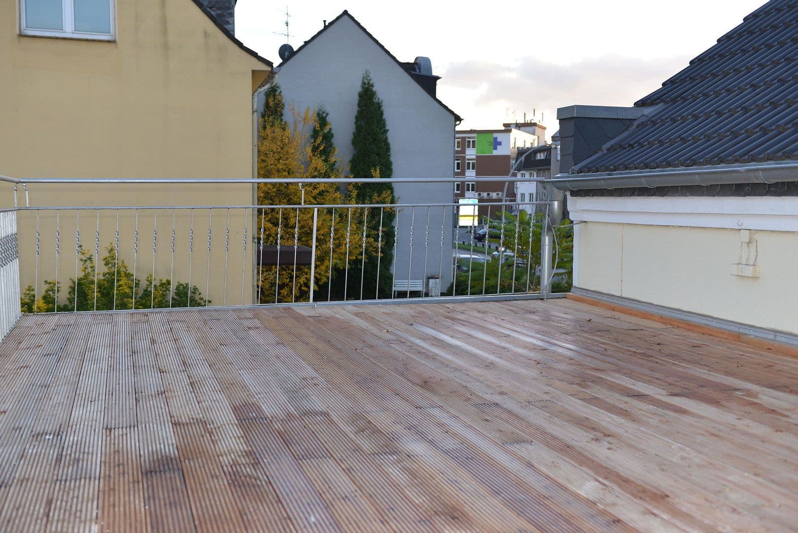 Prodej domu 333 m², pozemek 619 m², Düsseldorfer Landstr. 161, Duisburg, Severní Porýní-Vestfálsko Prodej domu 333 m², pozemek 619 m², Düsseldorfer Landstr. 161, Duisburg, Severní Porýní-Vestfálsko