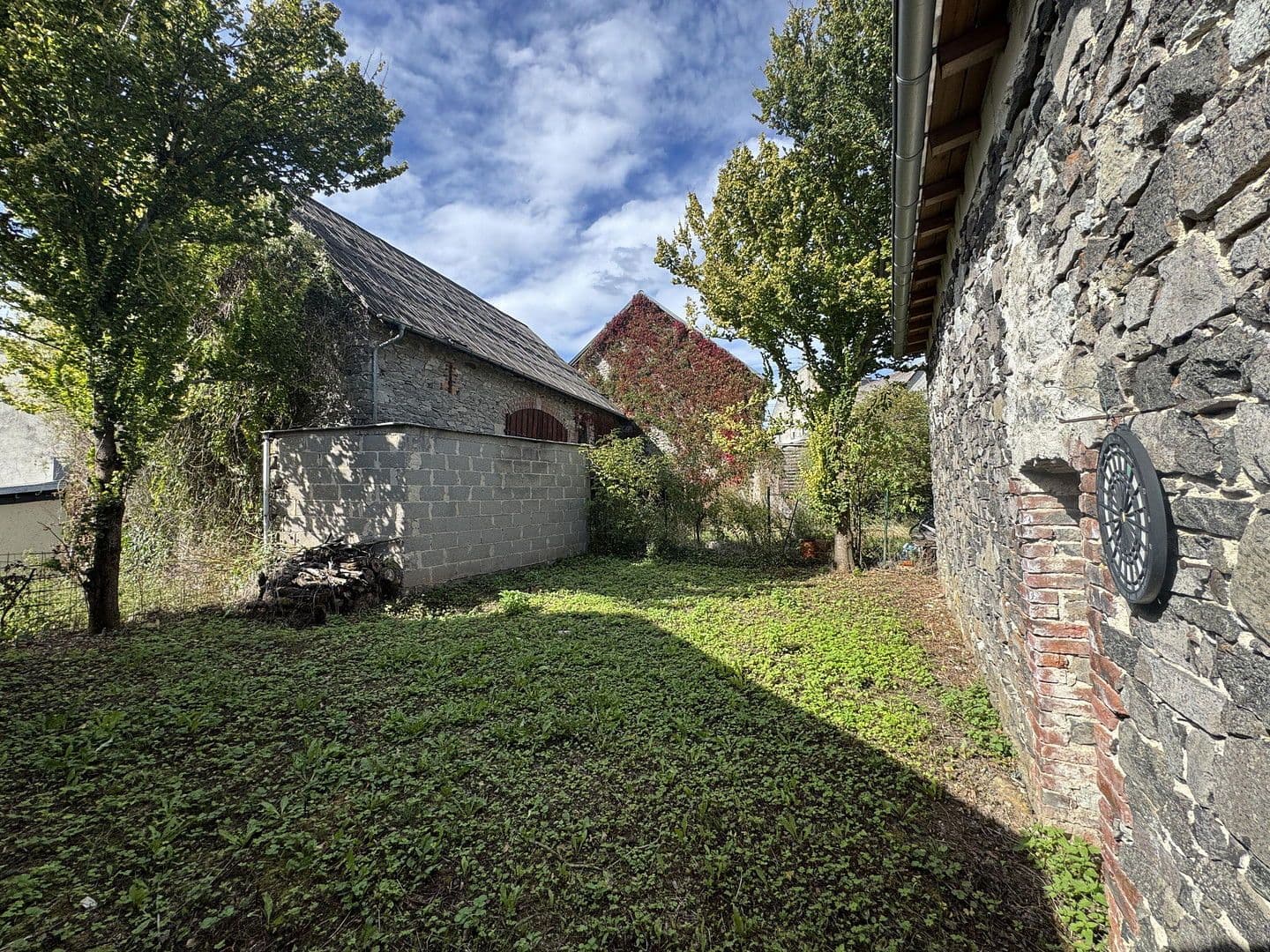 Prodej domu 170 m², pozemek 436 m², Meudt, Porýní-Falc Prodej domu 170 m², pozemek 436 m², Meudt, Porýní-Falc