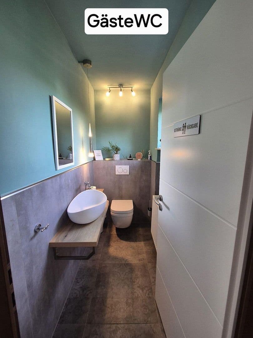 Prodej domu 160 m², pozemek 1.090 m², Rheinböllen, Porýní-Falc Prodej domu 160 m², pozemek 1.090 m², Rheinböllen, Porýní-Falc