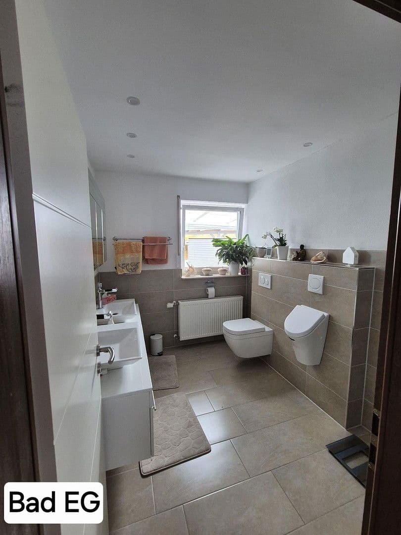 Prodej domu 160 m², pozemek 1.090 m², Rheinböllen, Porýní-Falc Prodej domu 160 m², pozemek 1.090 m², Rheinböllen, Porýní-Falc