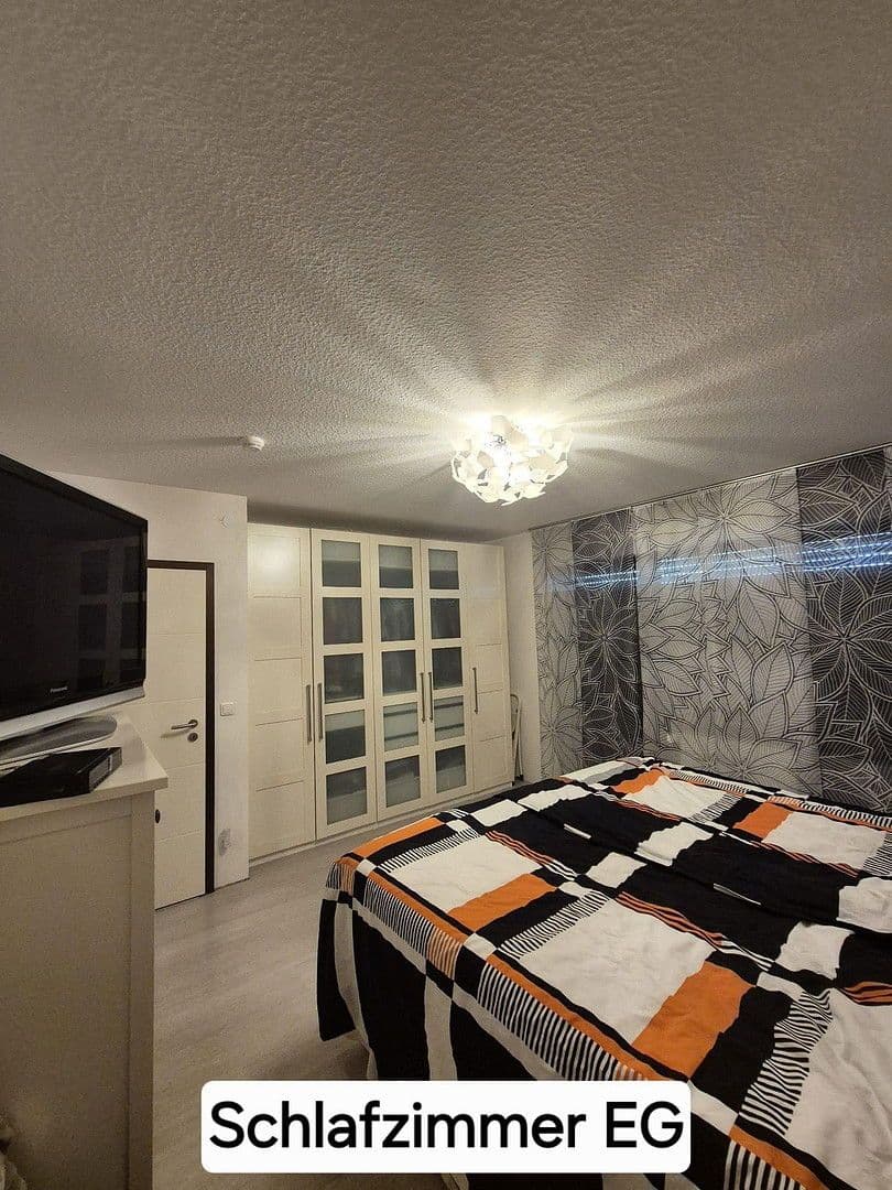 Prodej domu 160 m², pozemek 1.090 m², Rheinböllen, Porýní-Falc Prodej domu 160 m², pozemek 1.090 m², Rheinböllen, Porýní-Falc