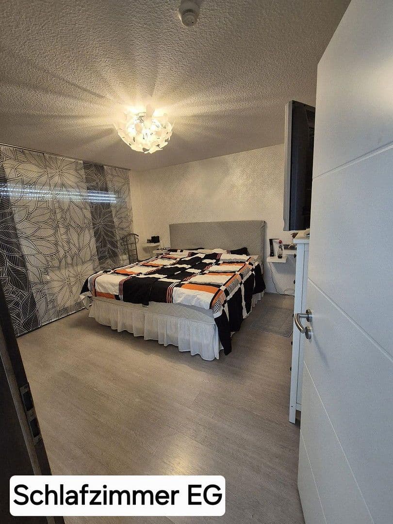 Prodej domu 160 m², pozemek 1.090 m², Rheinböllen, Porýní-Falc Prodej domu 160 m², pozemek 1.090 m², Rheinböllen, Porýní-Falc