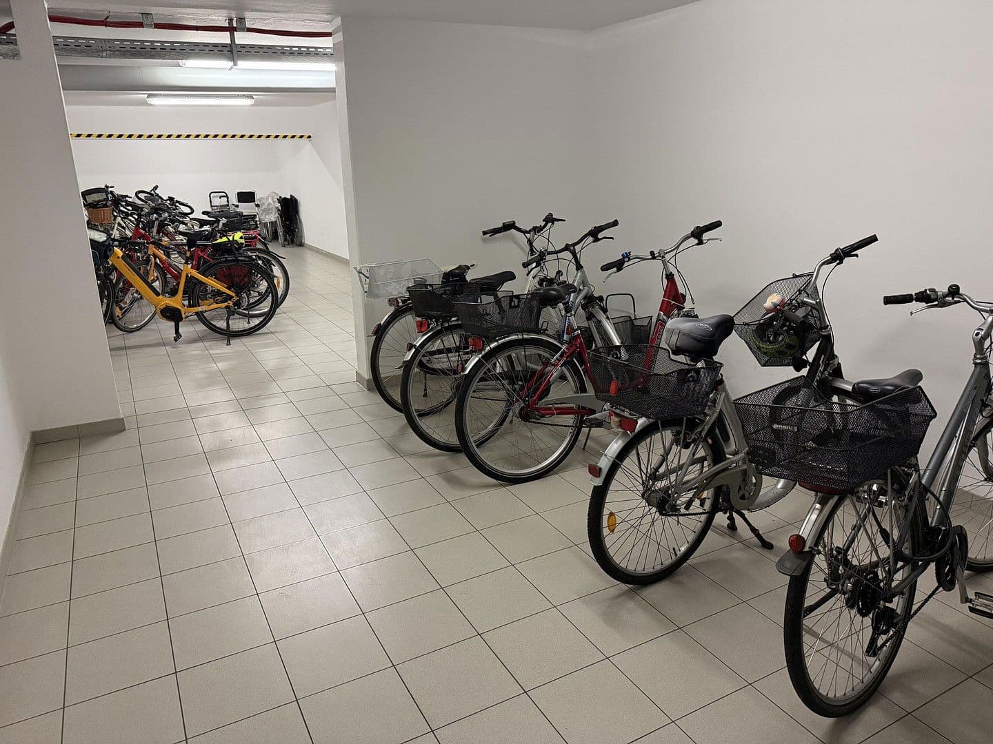 Pronájem bytu 3+1 92 m², Kurt-Huber-Ring 2a, Fürstenfeldbruck, Bavorsko Pronájem bytu 3+1 92 m², Kurt-Huber-Ring 2a, Fürstenfeldbruck, Bavorsko