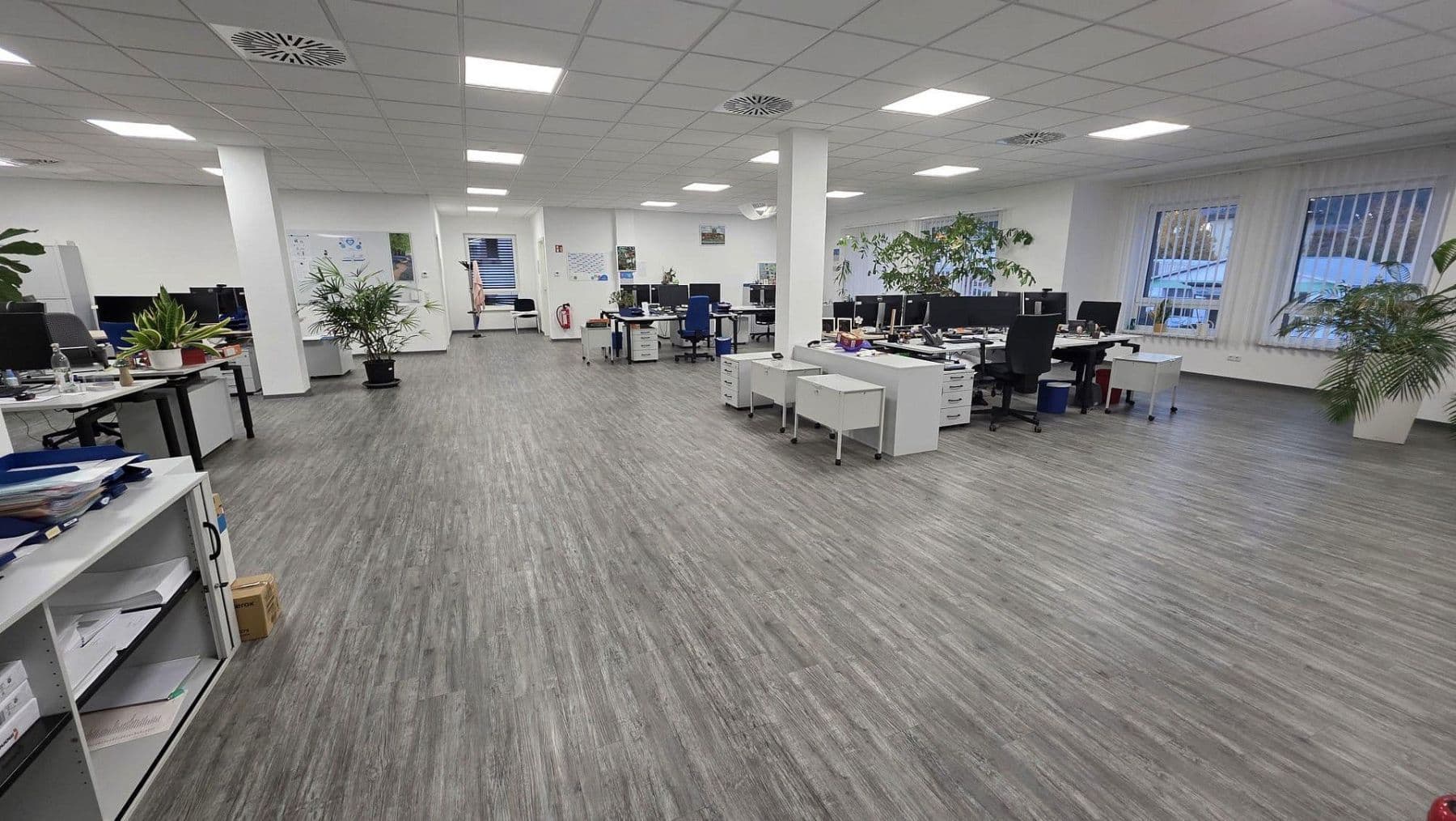 Pronájem kanceláře 800 m², Am Bahnhof 22, Wächtersbach, Hessen Pronájem kanceláře 800 m², Am Bahnhof 22, Wächtersbach, Hessen