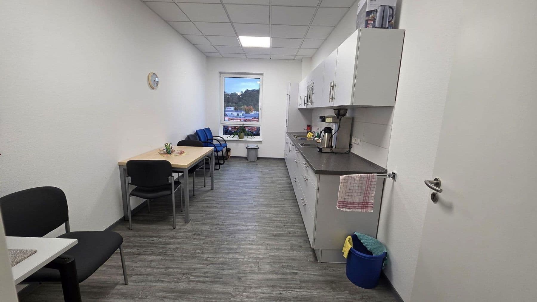 Pronájem kanceláře 800 m², Am Bahnhof 22, Wächtersbach, Hessen Pronájem kanceláře 800 m², Am Bahnhof 22, Wächtersbach, Hessen