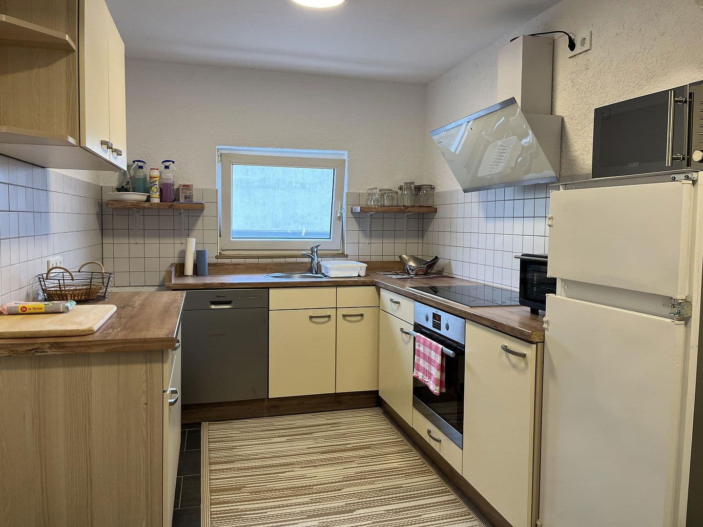 Pronájem bytu 1+1 120 m², Waghäusel, Bádensko-Württembersko Pronájem bytu 1+1 120 m², Waghäusel, Bádensko-Württembersko