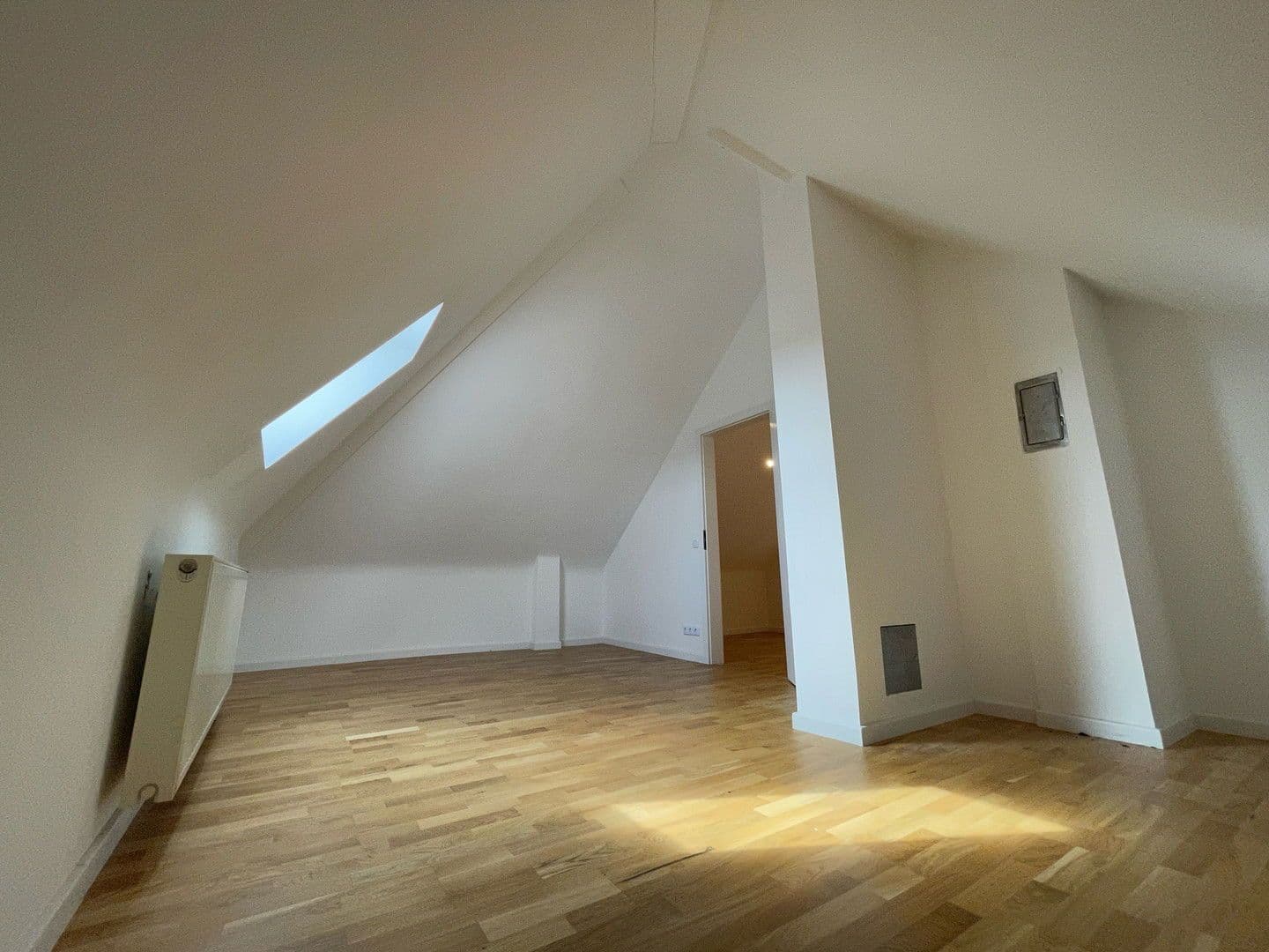 Pronájem bytu 4+kk 193 m², Bergstraße 16, Carlsberg, Porýní-Falc Pronájem bytu 4+kk 193 m², Bergstraße 16, Carlsberg, Porýní-Falc