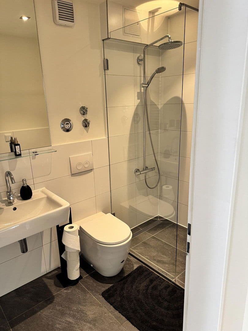 Pronájem bytu 2+1 56 m², Wohlfartstrasse 2B, München, Bavorsko Pronájem bytu 2+1 56 m², Wohlfartstrasse 2B, München, Bavorsko