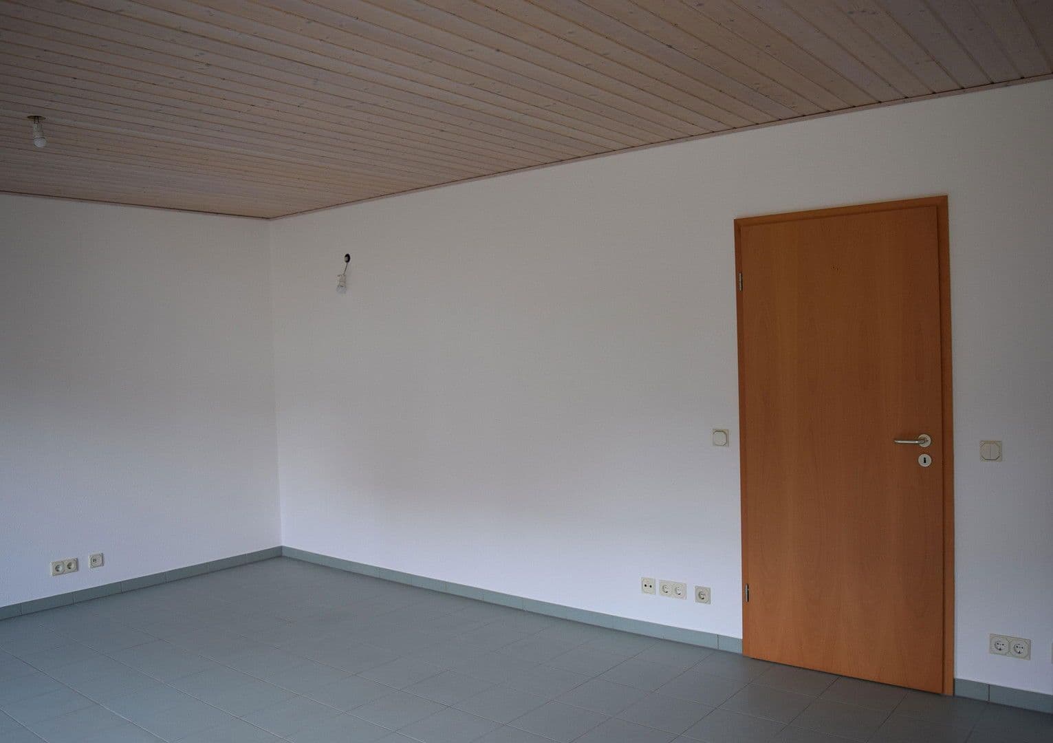 Pronájem bytu 1+1 57 m², Büdingen, Hessen Pronájem bytu 1+1 57 m², Büdingen, Hessen