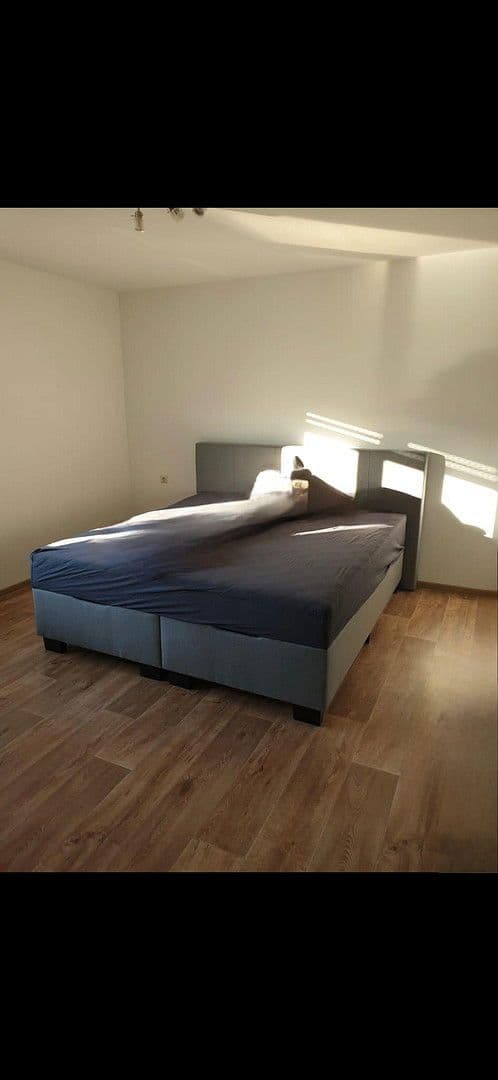 Pronájem bytu 4+1 124 m², Thüringer Str. 3, Straßberg, Bádensko-Württembersko Pronájem bytu 4+1 124 m², Thüringer Str. 3, Straßberg, Bádensko-Württembersko