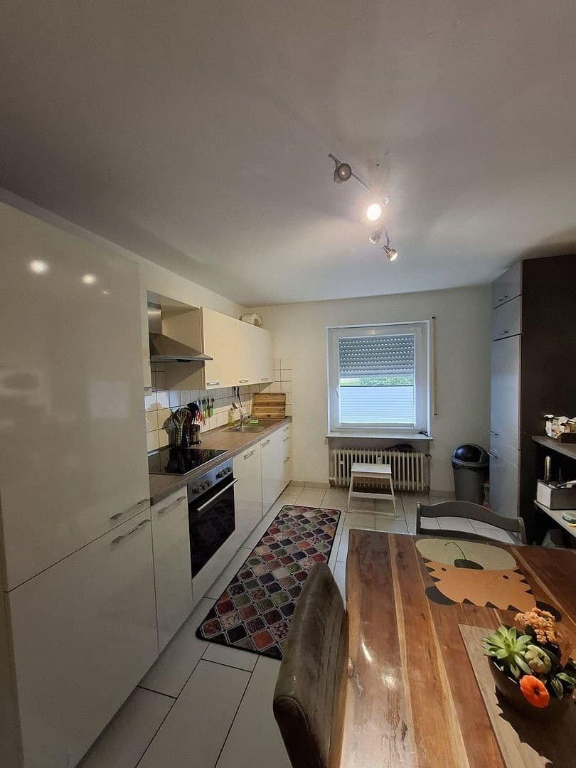 Pronájem bytu 4+1 124 m², Thüringer Str. 3, Straßberg, Bádensko-Württembersko Pronájem bytu 4+1 124 m², Thüringer Str. 3, Straßberg, Bádensko-Württembersko