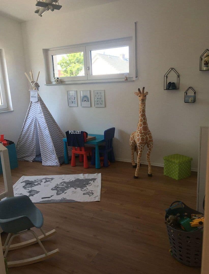 Prodej domu 150 m², pozemek 628 m², Geldersheim, Bavorsko Prodej domu 150 m², pozemek 628 m², Geldersheim, Bavorsko