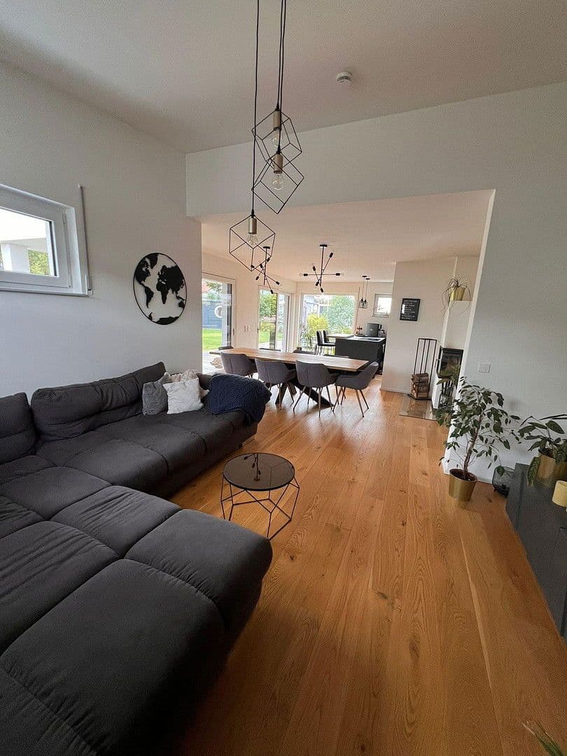 Prodej domu 150 m², pozemek 628 m², Geldersheim, Bavorsko Prodej domu 150 m², pozemek 628 m², Geldersheim, Bavorsko