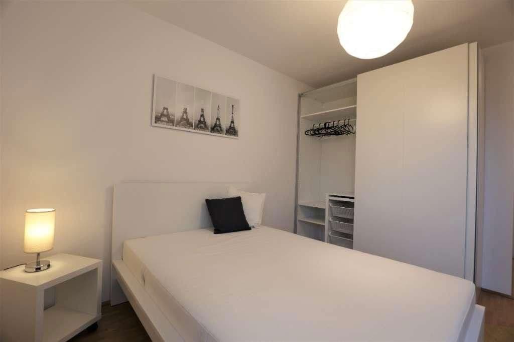 Pronájem bytu 1+1 35 m², Siemensstraße 12, Renningen, Bádensko-Württembersko Pronájem bytu 1+1 35 m², Siemensstraße 12, Renningen, Bádensko-Württembersko