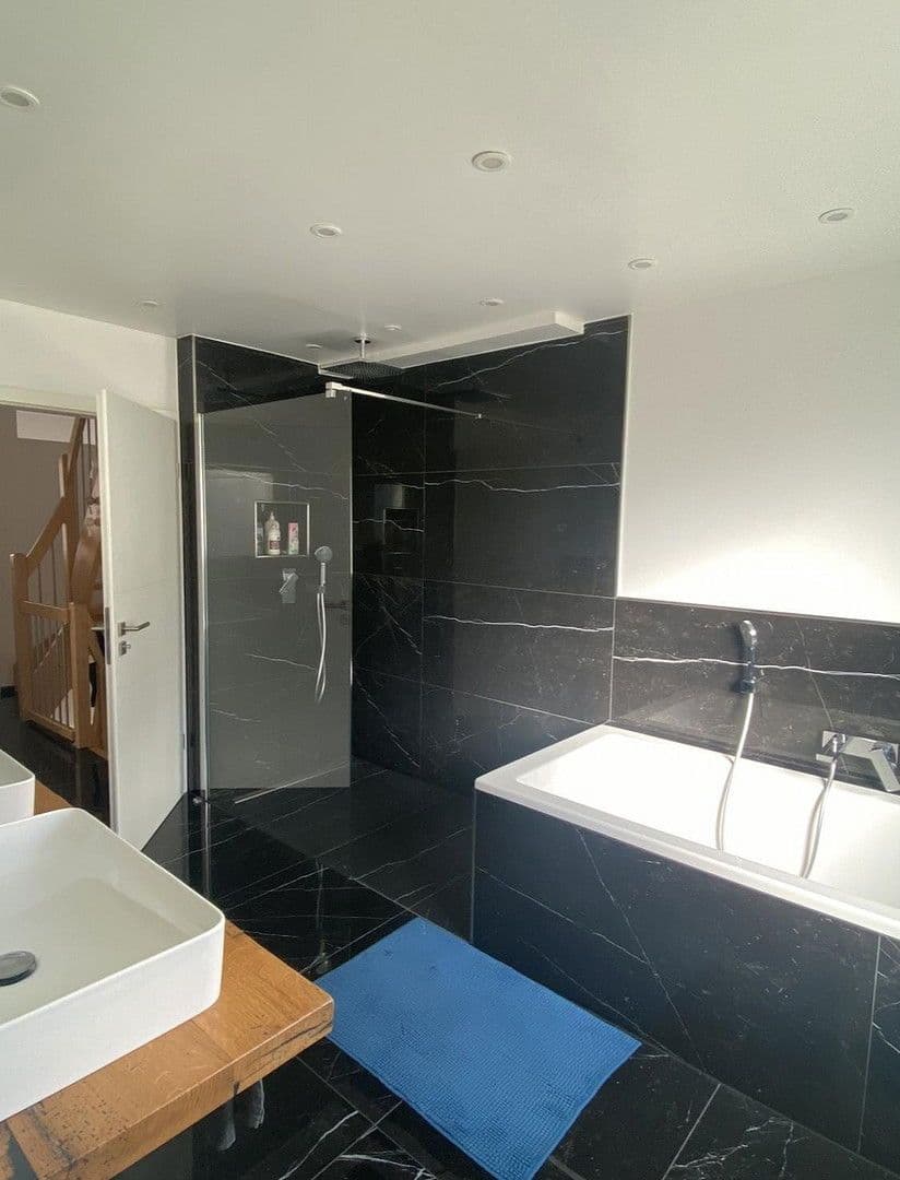 Prodej domu 130 m², pozemek 152 m², Ansbach, Bavorsko Prodej domu 130 m², pozemek 152 m², Ansbach, Bavorsko