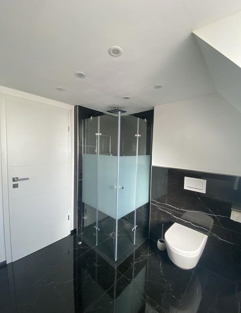 Prodej domu 130 m², pozemek 152 m², Ansbach, Bavorsko Prodej domu 130 m², pozemek 152 m², Ansbach, Bavorsko