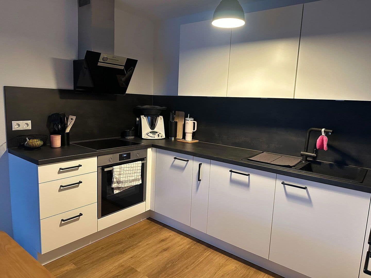 Pronájem bytu 2+kk 64 m², Untere Mühlbachstr. 9/1, Friedrichshafen, Bádensko-Württembersko Pronájem bytu 2+kk 64 m², Untere Mühlbachstr. 9/1, Friedrichshafen, Bádensko-Württembersko