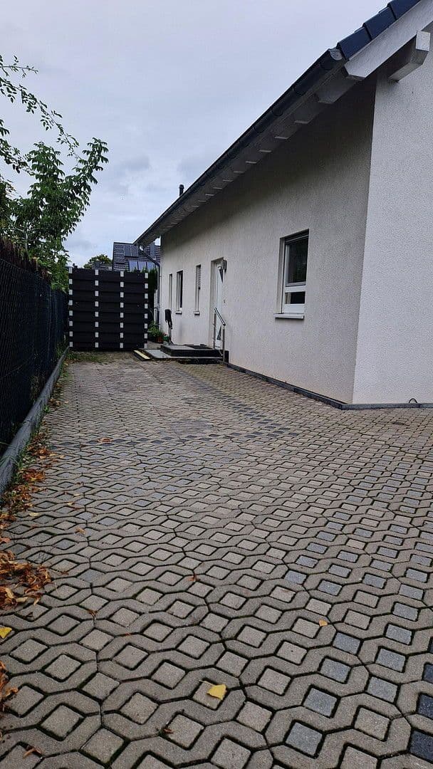 Prodej domu 214 m², pozemek 585 m², Berlin, Berlín Prodej domu 214 m², pozemek 585 m², Berlin, Berlín