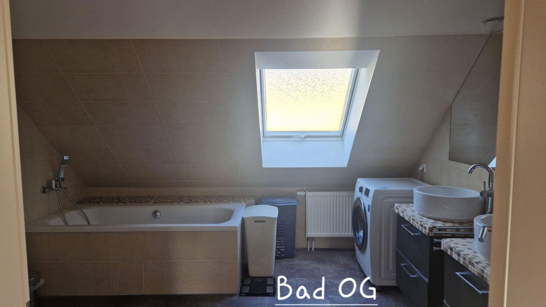 Prodej domu 214 m², pozemek 585 m², Berlin, Berlín Prodej domu 214 m², pozemek 585 m², Berlin, Berlín