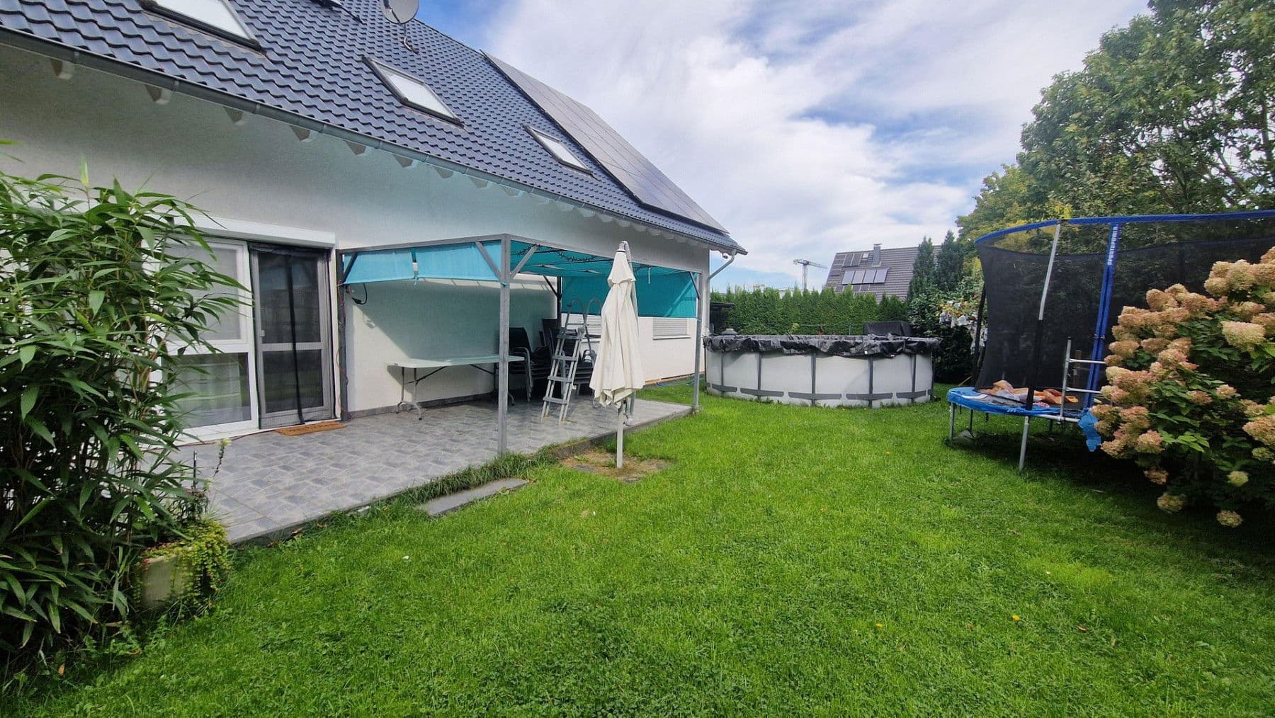 Prodej domu 214 m², pozemek 585 m², Berlin, Berlín Prodej domu 214 m², pozemek 585 m², Berlin, Berlín