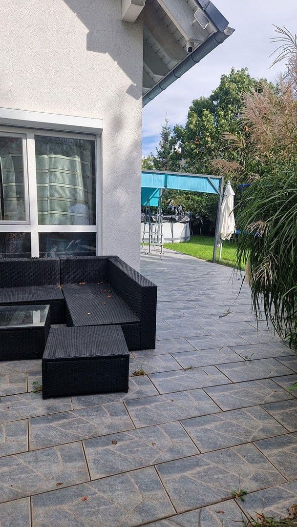 Prodej domu 214 m², pozemek 585 m², Berlin, Berlín Prodej domu 214 m², pozemek 585 m², Berlin, Berlín