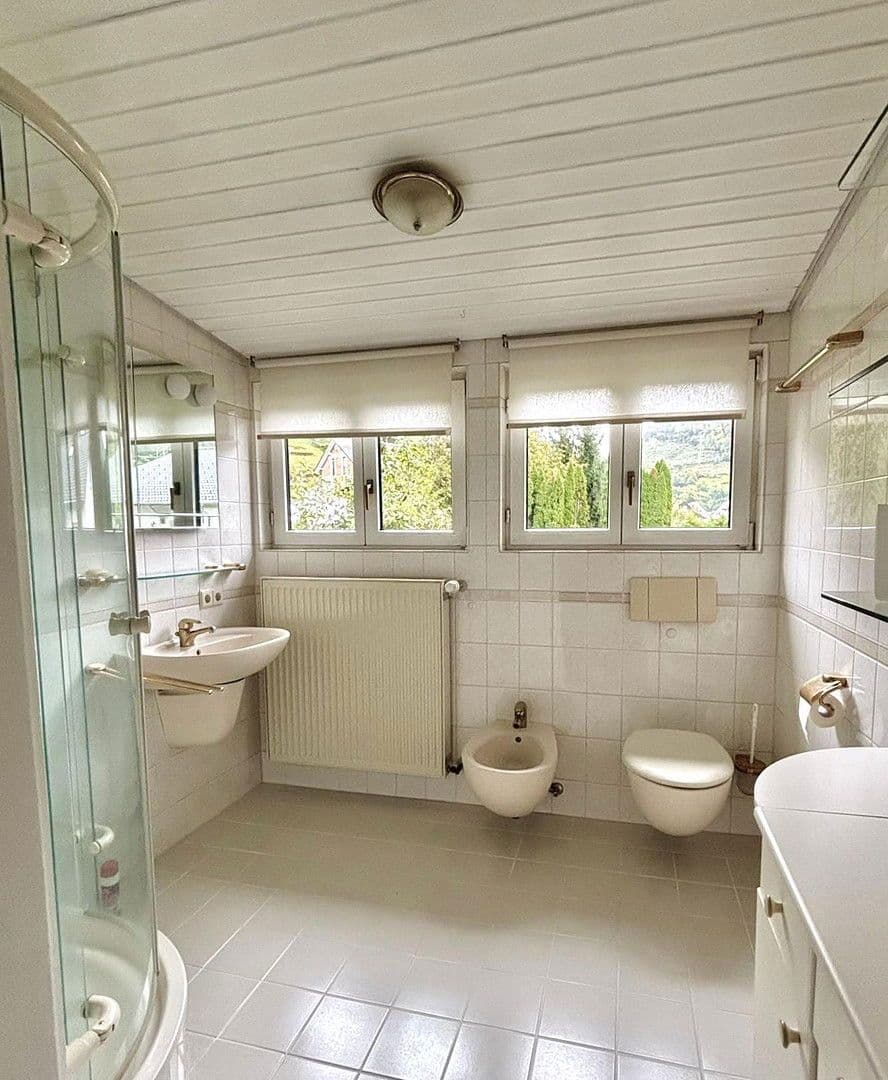 Prodej domu 228 m², pozemek 1.671 m², Zell im Wiesental, Bádensko-Württembersko Prodej domu 228 m², pozemek 1.671 m², Zell im Wiesental, Bádensko-Württembersko