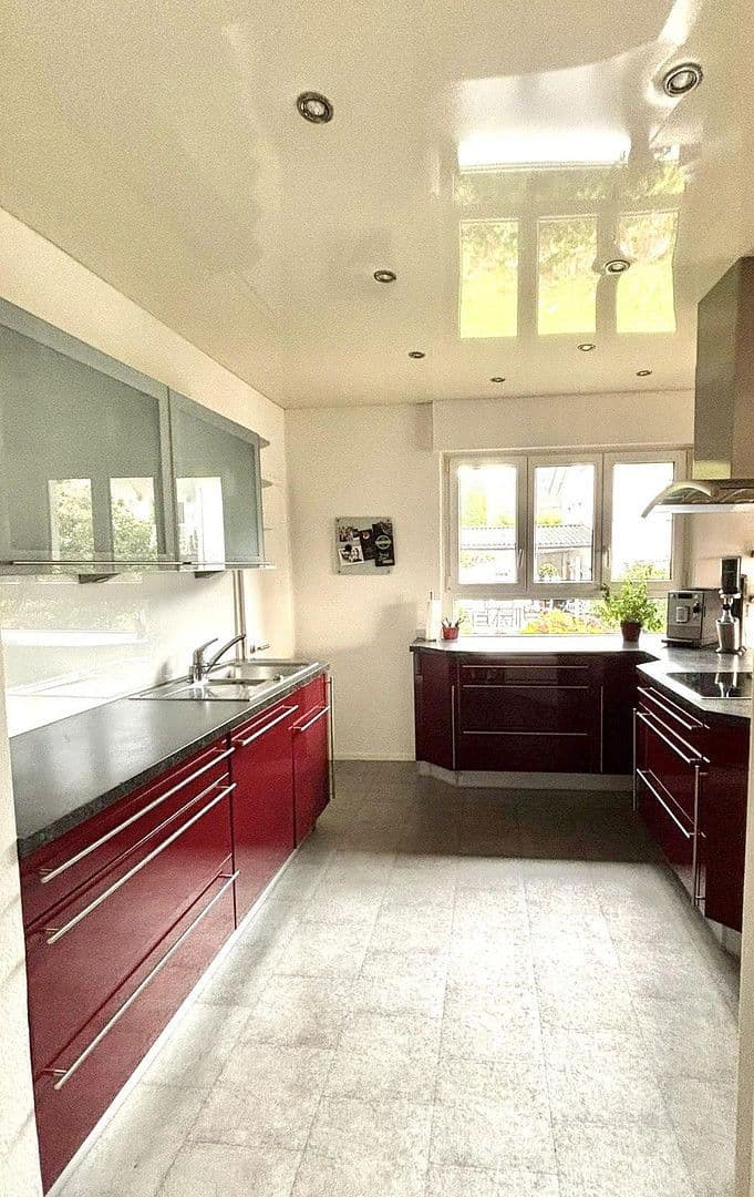 Prodej domu 228 m², pozemek 1.671 m², Zell im Wiesental, Bádensko-Württembersko Prodej domu 228 m², pozemek 1.671 m², Zell im Wiesental, Bádensko-Württembersko