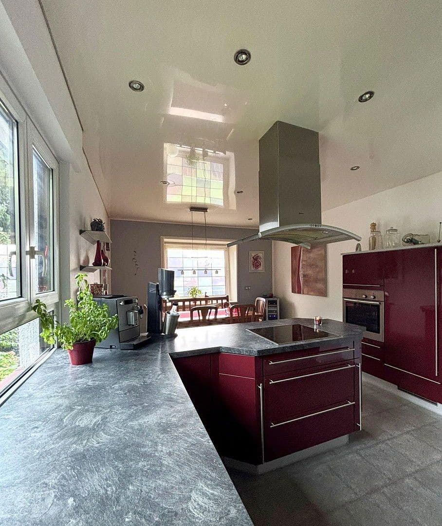 Prodej domu 228 m², pozemek 1.671 m², Zell im Wiesental, Bádensko-Württembersko Prodej domu 228 m², pozemek 1.671 m², Zell im Wiesental, Bádensko-Württembersko