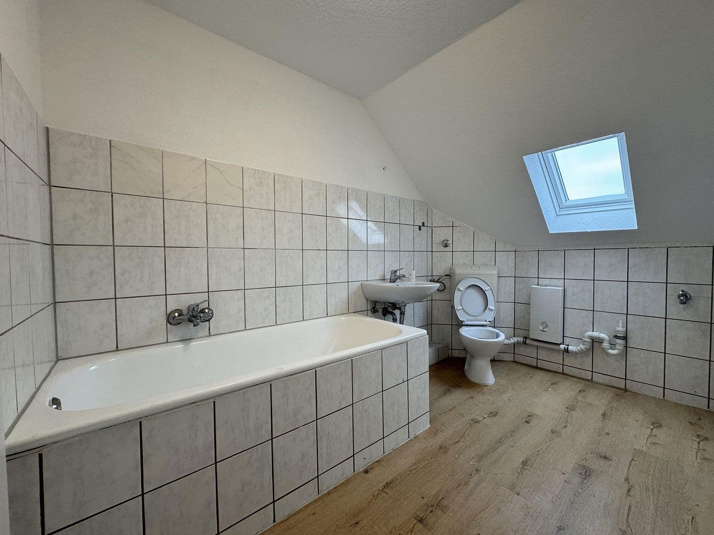 Pronájem bytu 2+1 50 m², Kochstr. 59, Krefeld, Severní Porýní-Vestfálsko Pronájem bytu 2+1 50 m², Kochstr. 59, Krefeld, Severní Porýní-Vestfálsko