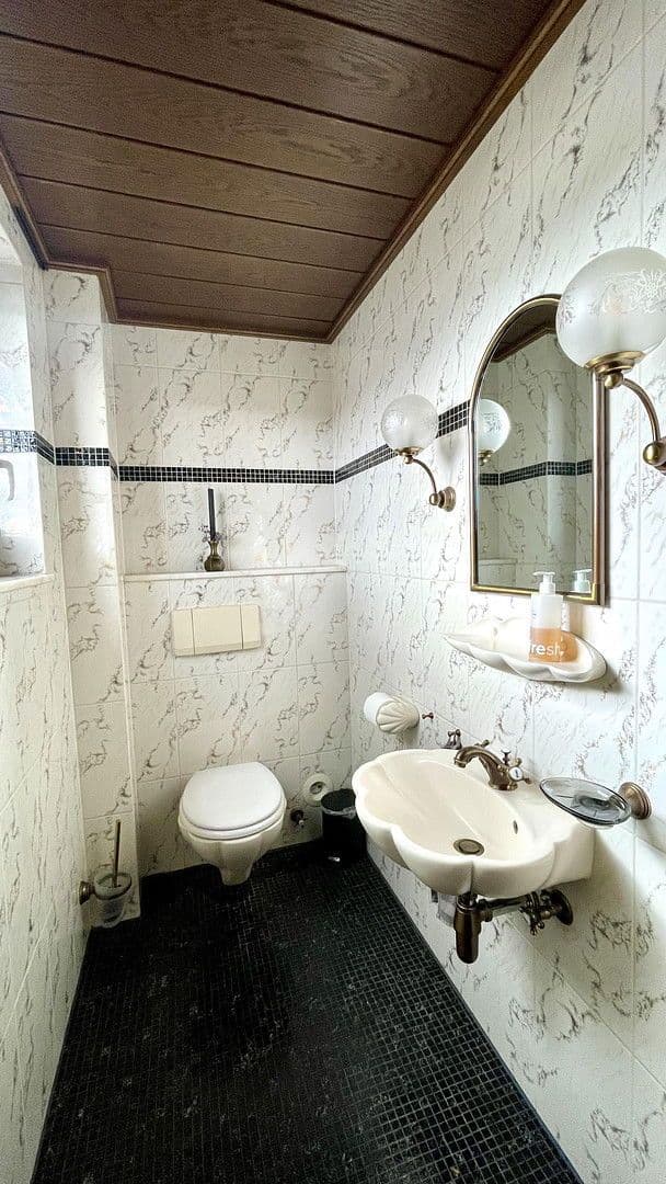 Pronájem bytu 4+kk 120 m², Gartenstraße 16, Schramberg, Bádensko-Württembersko Pronájem bytu 4+kk 120 m², Gartenstraße 16, Schramberg, Bádensko-Württembersko