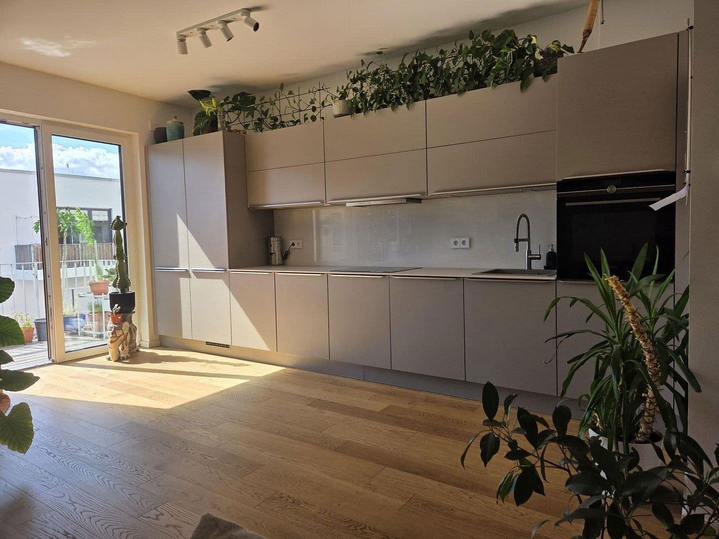 Pronájem bytu 3+1 84 m², Münsterlandstr. 60, Berlin, Berlín Pronájem bytu 3+1 84 m², Münsterlandstr. 60, Berlin, Berlín