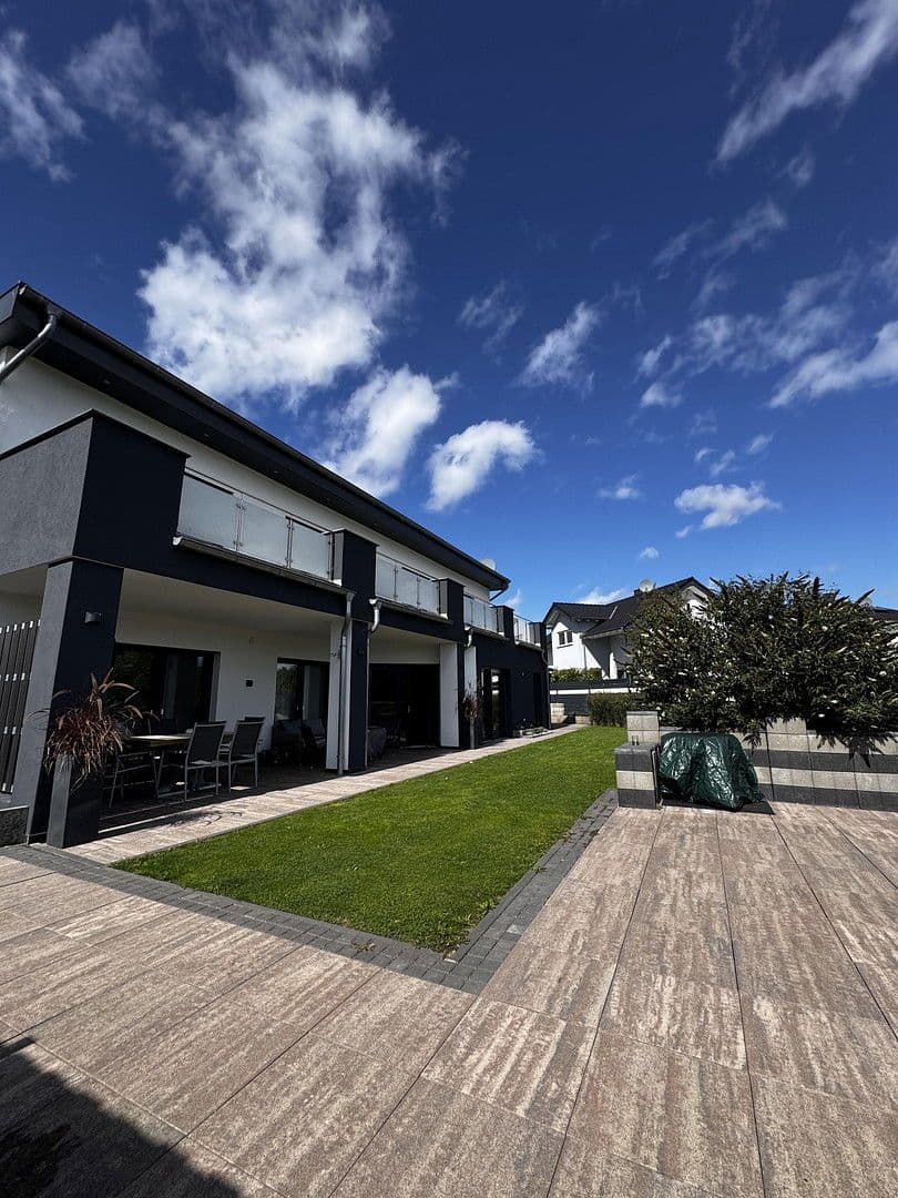 Prodej domu 274 m², pozemek 615 m², Roxheim, Porýní-Falc Prodej domu 274 m², pozemek 615 m², Roxheim, Porýní-Falc