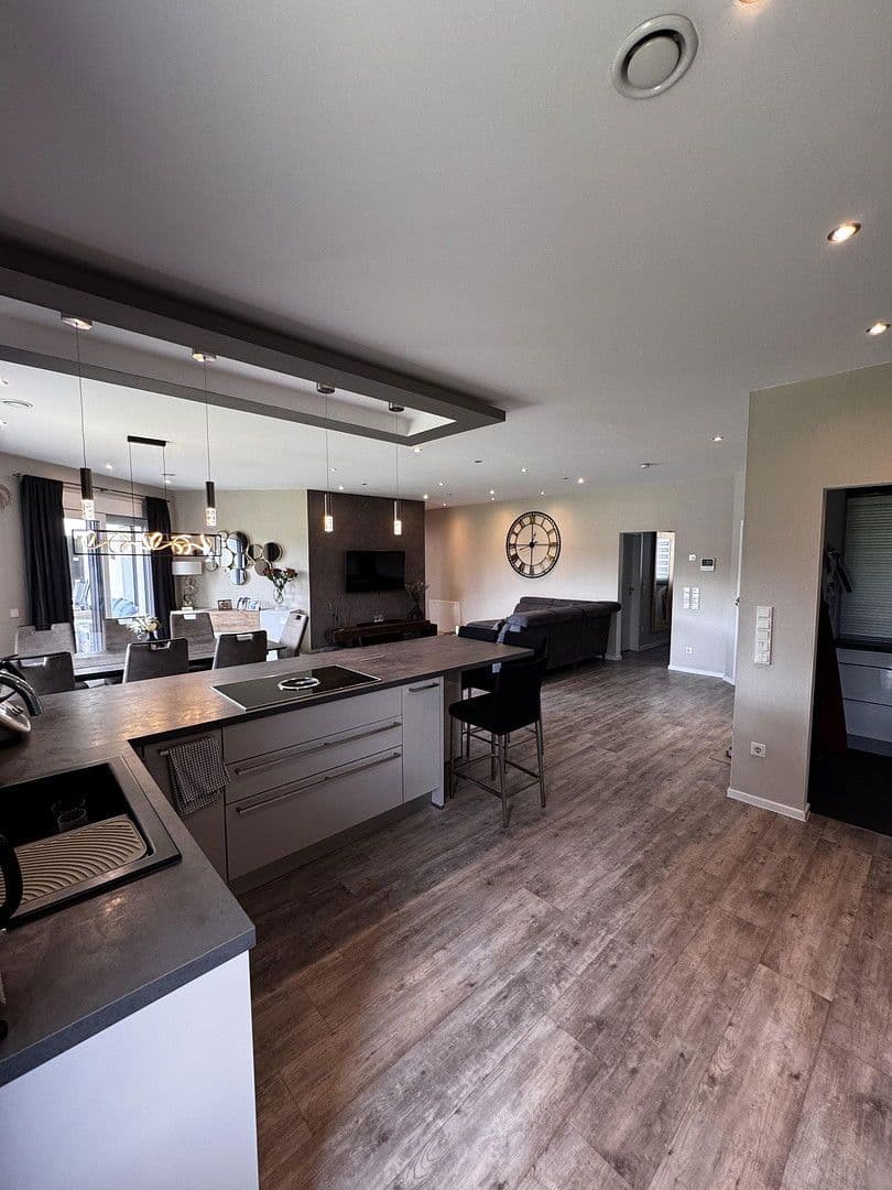 Prodej domu 274 m², pozemek 615 m², Roxheim, Porýní-Falc Prodej domu 274 m², pozemek 615 m², Roxheim, Porýní-Falc