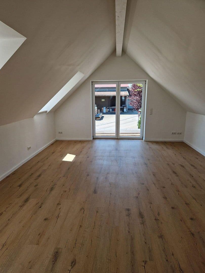 Pronájem bytu 3+1 80 m², Leutenbergstraße 2, Kammlach, Bavorsko Pronájem bytu 3+1 80 m², Leutenbergstraße 2, Kammlach, Bavorsko