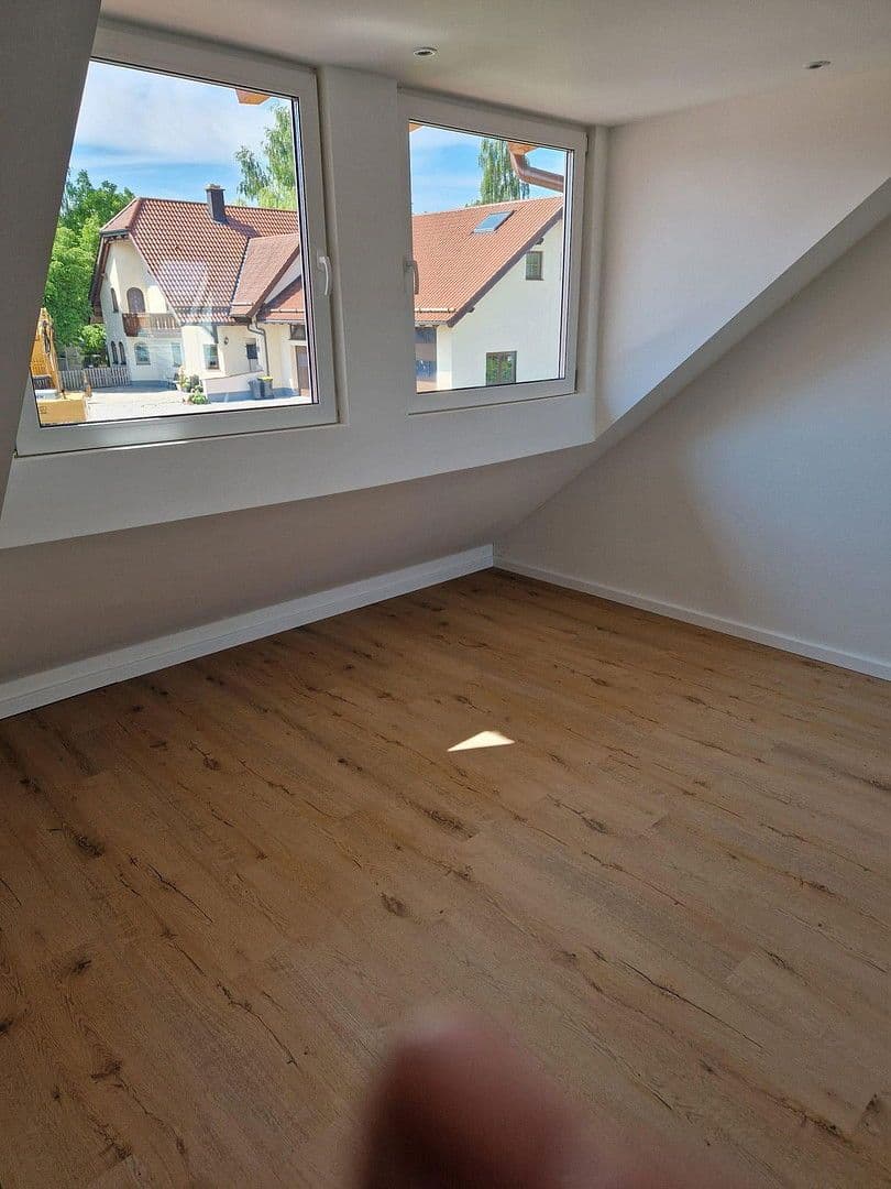 Pronájem bytu 3+1 80 m², Leutenbergstraße 2, Kammlach, Bavorsko Pronájem bytu 3+1 80 m², Leutenbergstraße 2, Kammlach, Bavorsko