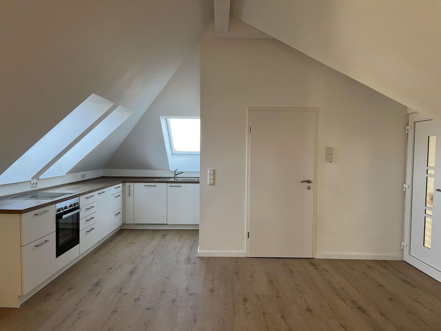 Pronájem bytu 3+1 80 m², Leutenbergstraße 2, Kammlach, Bavorsko Pronájem bytu 3+1 80 m², Leutenbergstraße 2, Kammlach, Bavorsko