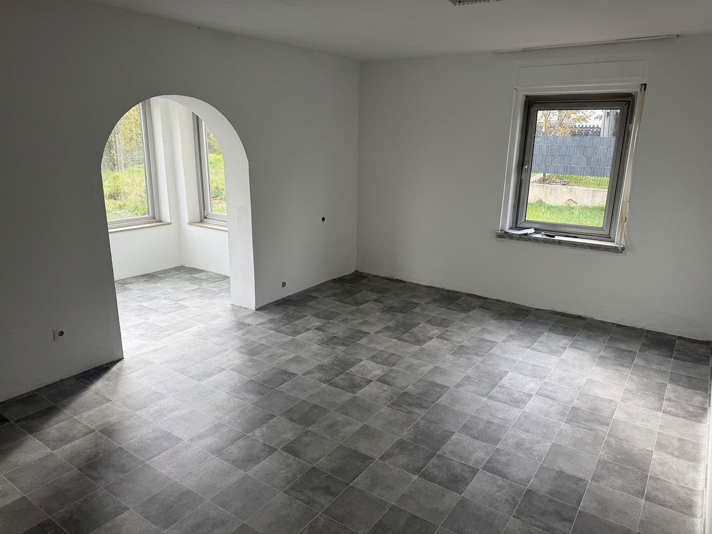 Prodej domu 150 m², pozemek 1.000 m², Höhbuck 7, Roßtal, Bavorsko Prodej domu 150 m², pozemek 1.000 m², Höhbuck 7, Roßtal, Bavorsko