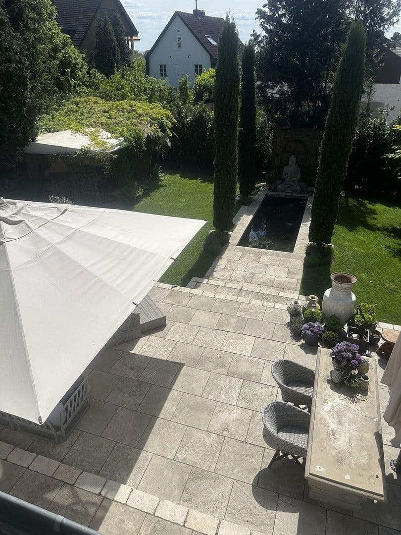 Pronájem bytu 3+1 85 m², Bergische-Landstr.262, Düsseldorf, Severní Porýní-Vestfálsko Pronájem bytu 3+1 85 m², Bergische-Landstr.262, Düsseldorf, Severní Porýní-Vestfálsko